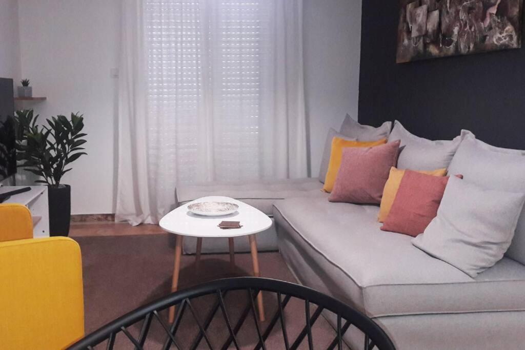 Elegant & Charming Apt. In The Hilton Area Apartment Athens Exterior photo